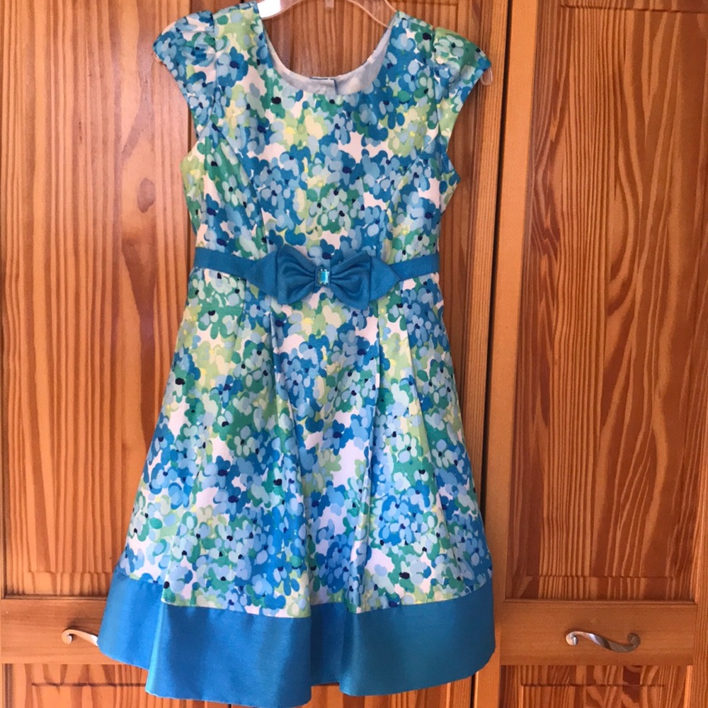 Colorful formal dress. Girls size 8