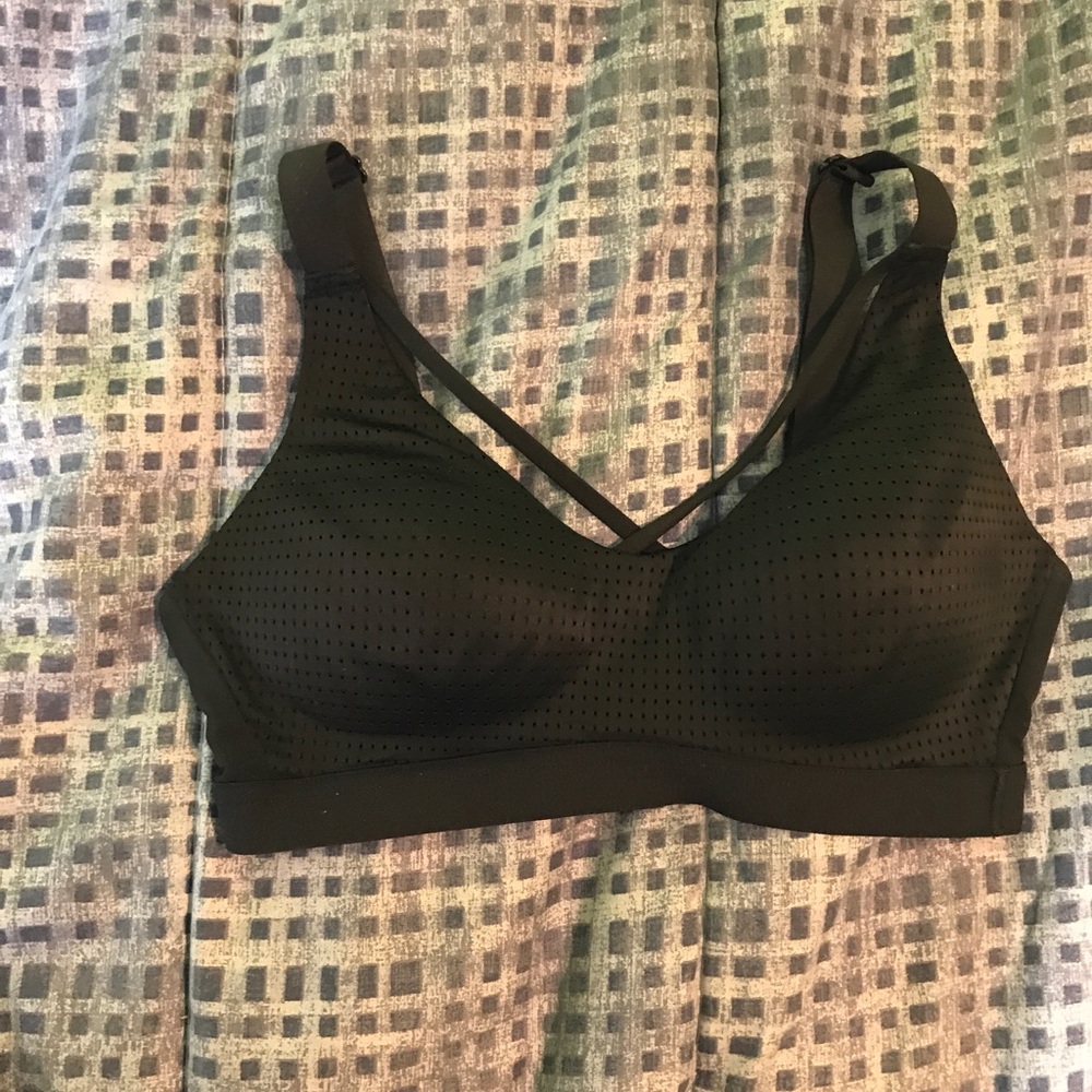 NWOT Victoria Secret 32C Sports Bra