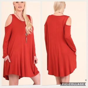 CLEARANCE 🎉HP🎈1X 2X Rust cold shoulder dress