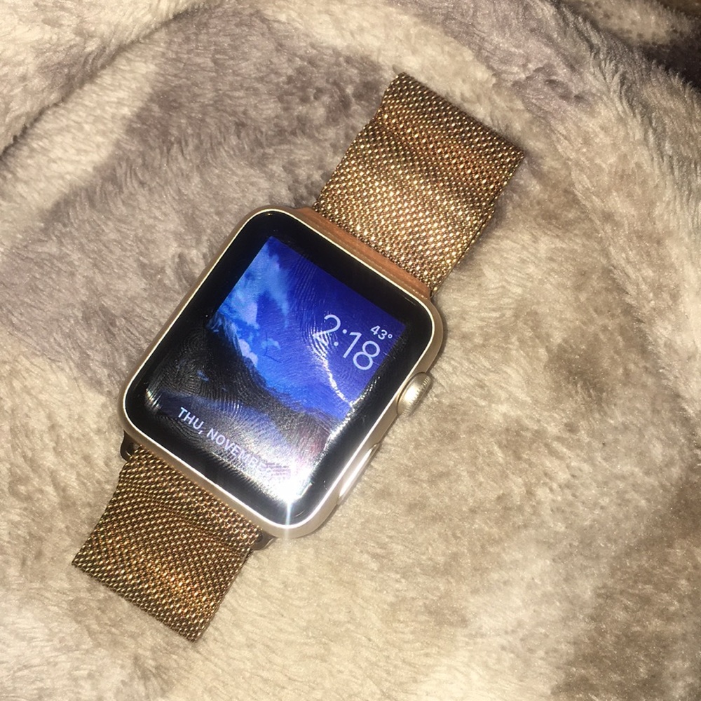 APPLE WATCH SERIES 1  ⌚️( 42 )MM COLOR: GOLD