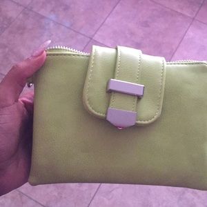 Green clutch