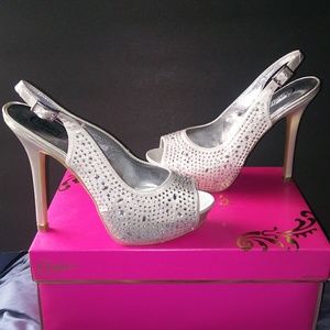 ❗NIB❗Gorgeous Candie's Rhinestone Pumps
