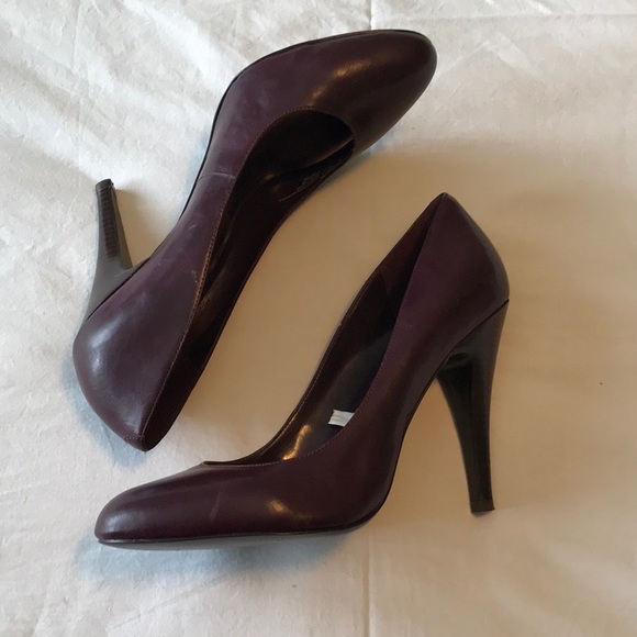 🌻Round toe purple / maroon heels - Picture 2 of 3