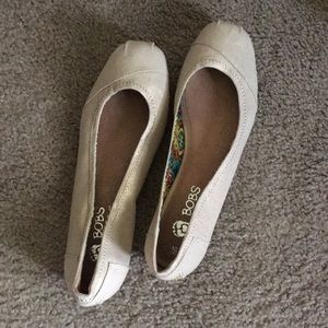 Skechers Bob’s gold flats size 10