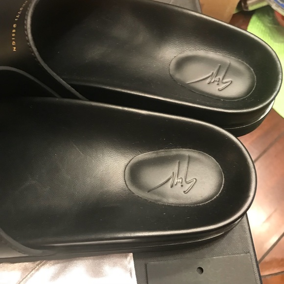 SOLD! NIB Giuseppe Zanotti Black Leather Slides - Picture 3 of 5