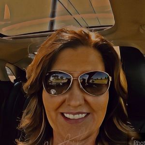 Meet your Posher, Rhonda