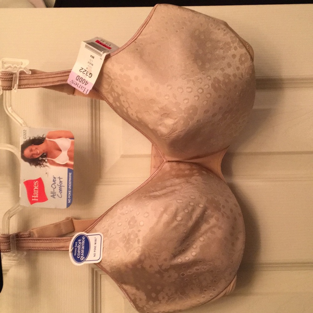 Hanes Bra 40DD NWT!