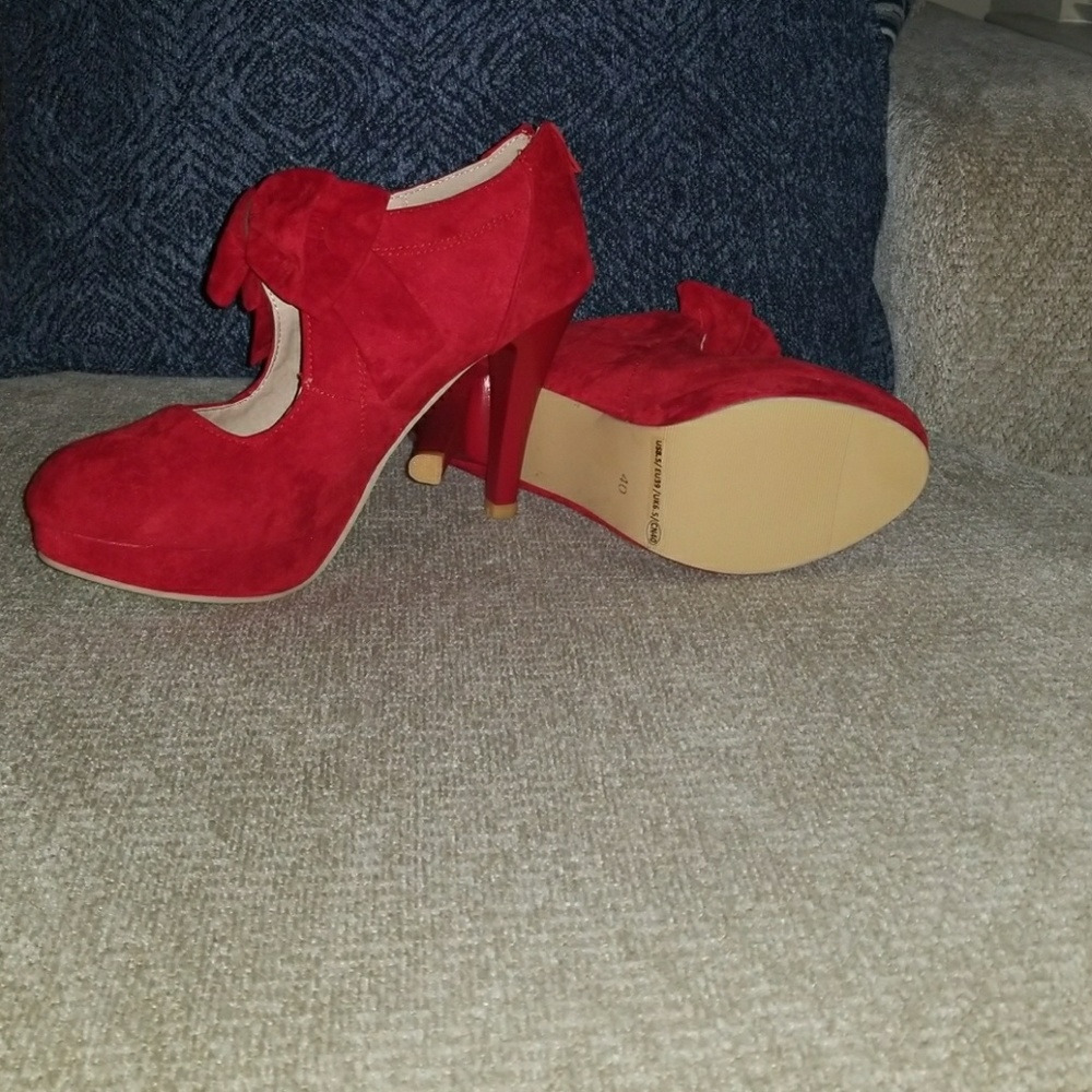 Red suede heels - Picture 2 of 4