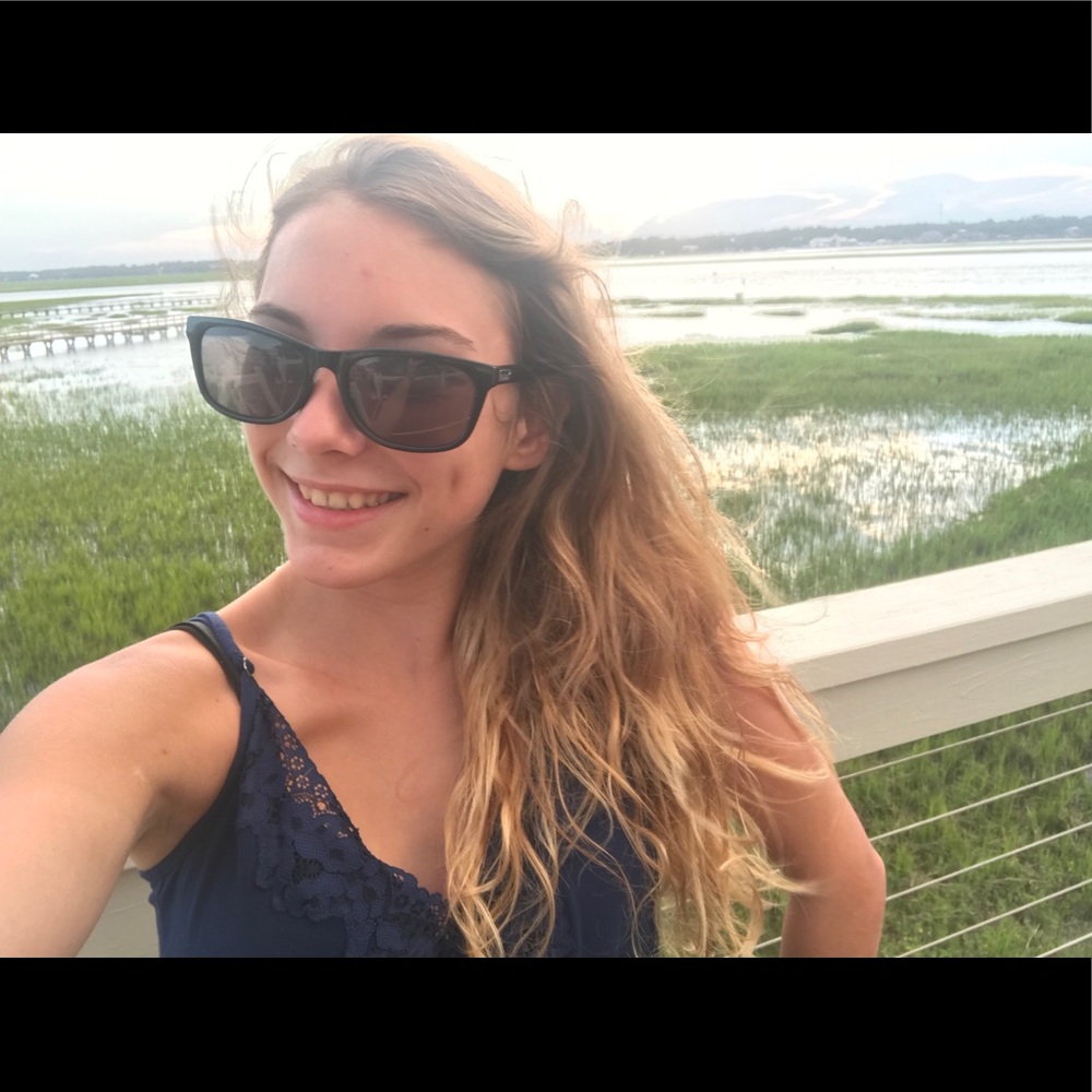 Meet your Posher, Carly