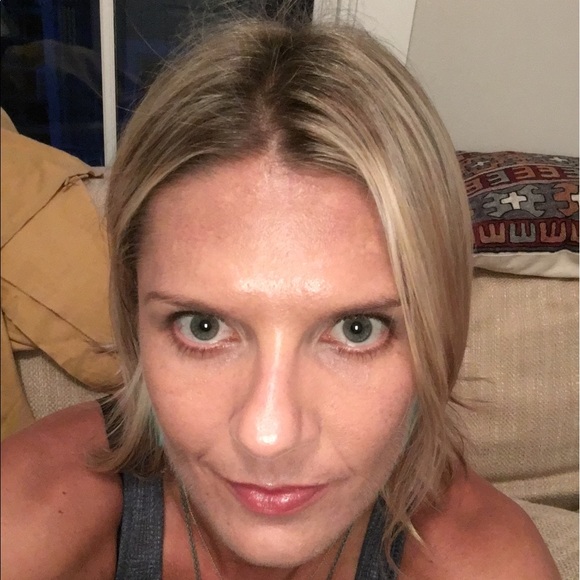 Meet your Posher, Liz - Picture 1 of 1