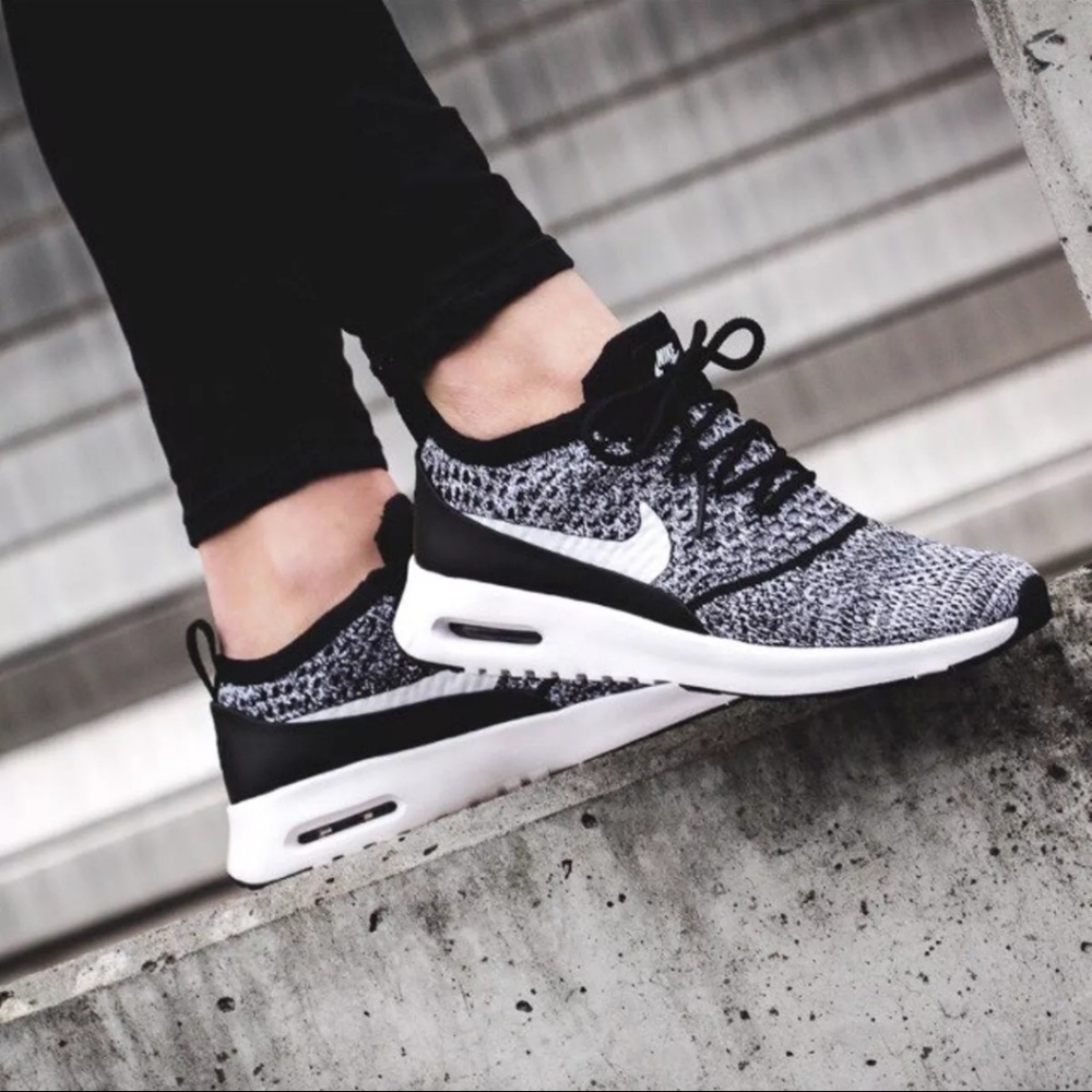ISO Nike Air Max Thea Ultra Flyknit Oreo