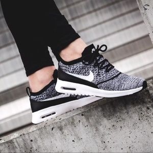 ISO Nike Air Max Thea Ultra Flyknit Oreo