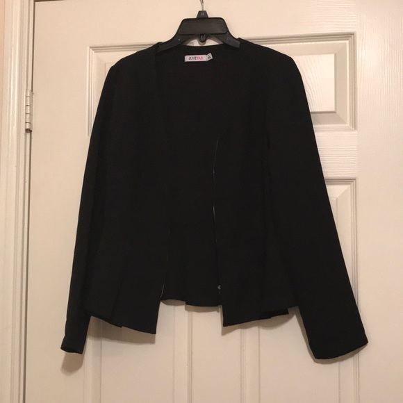 JustFab Jackets & Blazers - Black peplum blazer