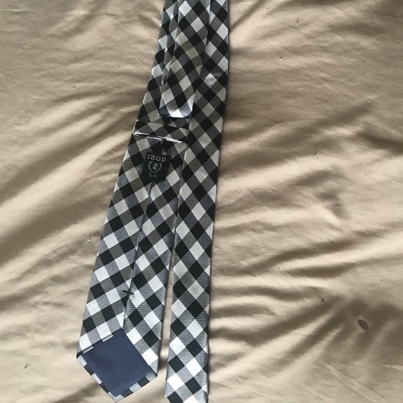 Izod checkered men's tie - Picture 2 of 3