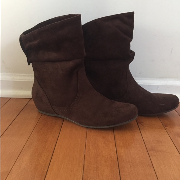 Brown ankle boots - Picture 1 of 3