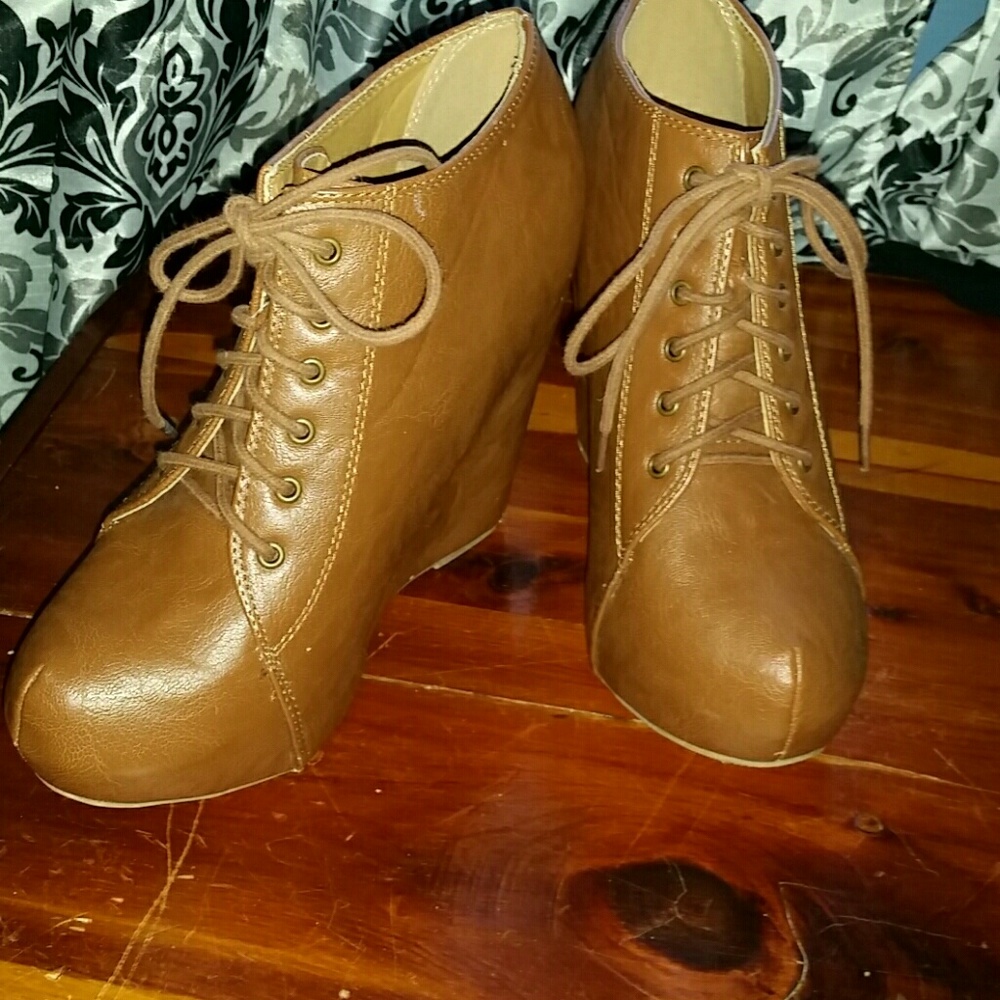 Lace up platform shoes