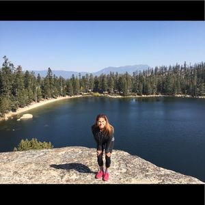 Meet your Posher, Danielle