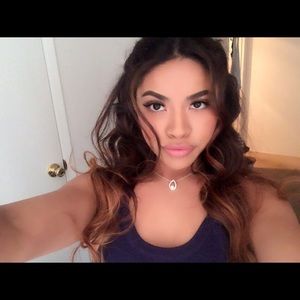 Meet your Posher, Claudia