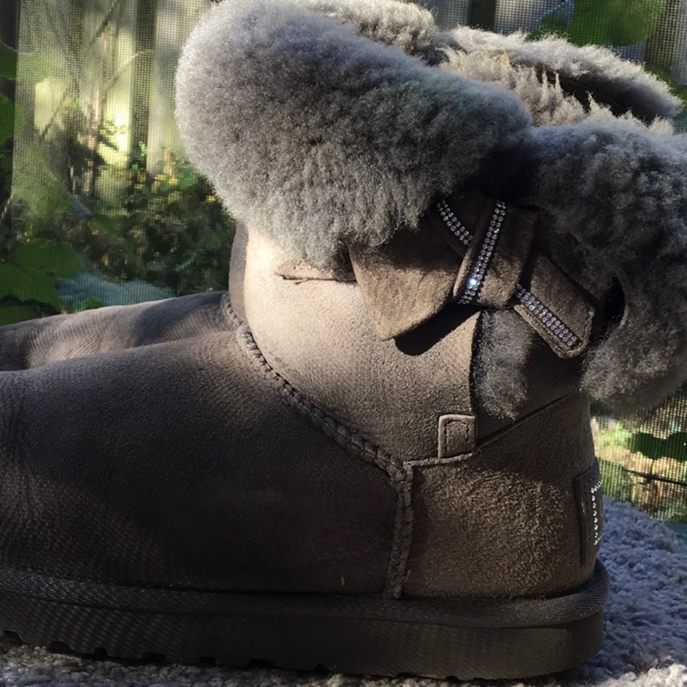 UGG Boots Gray Short Swarovski Bows Bling Sz 8