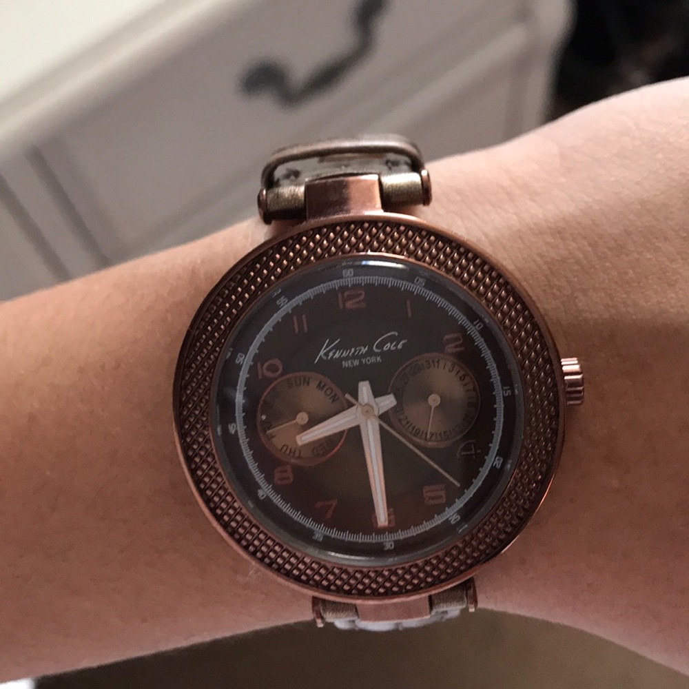 Kenneth Cole Watch - Picture 2 of 3