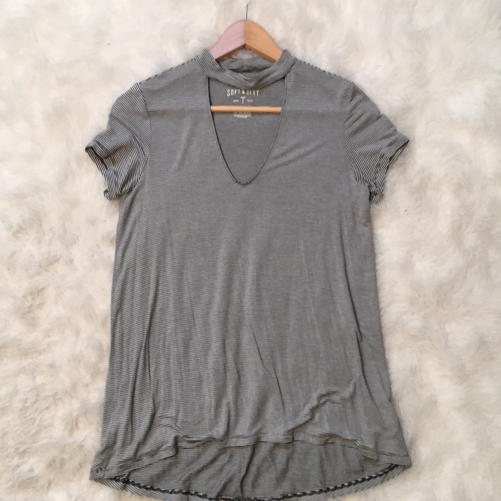 AEO chocker tee