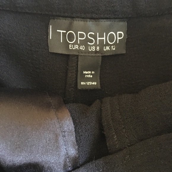 Embroidered black shorts - Picture 3 of 3