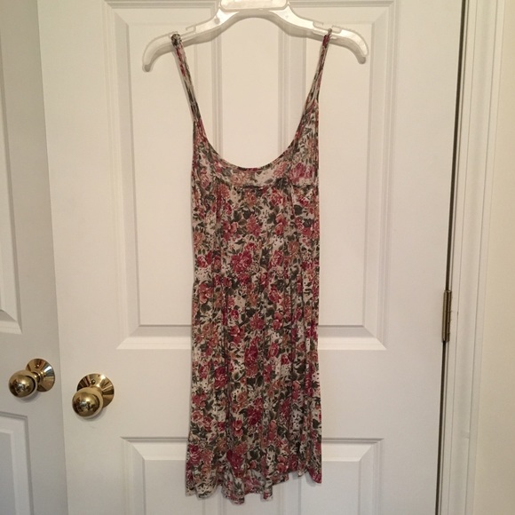 Brandy Melville Floral Dress - Picture 4 of 4