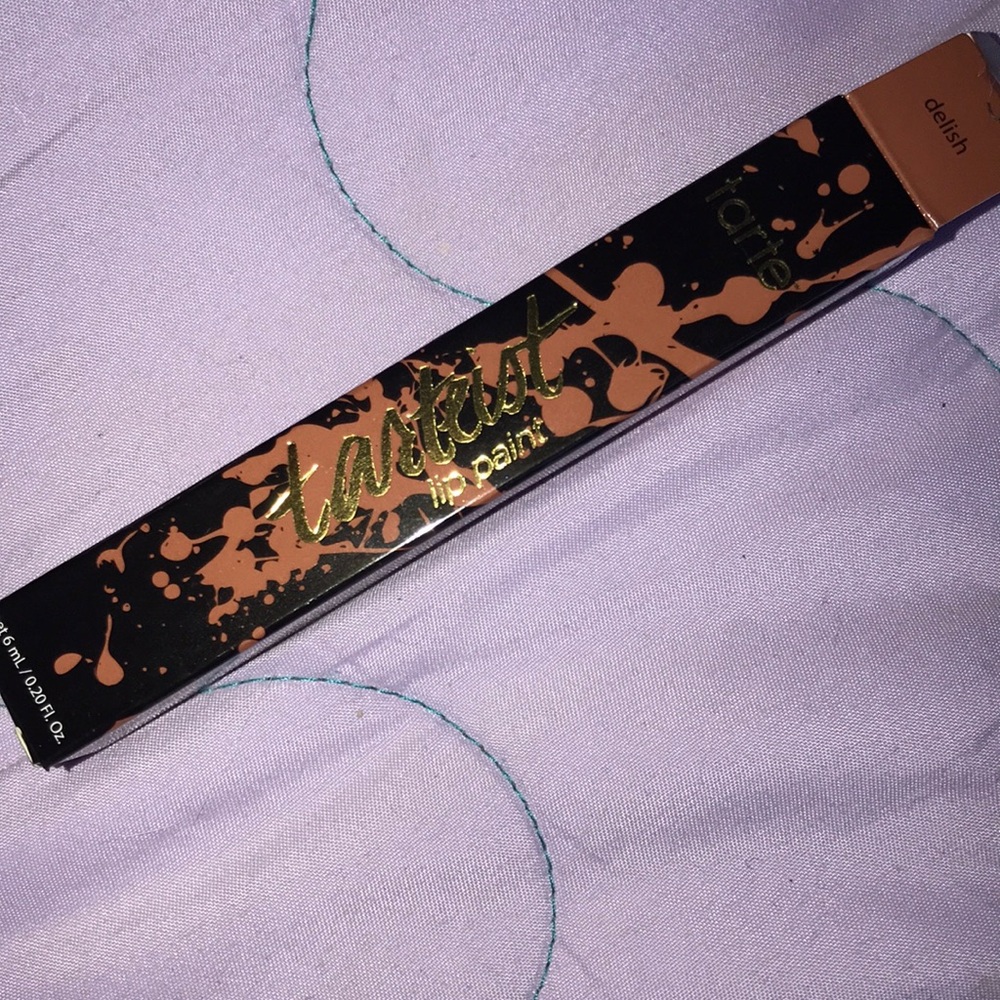 Lip paint