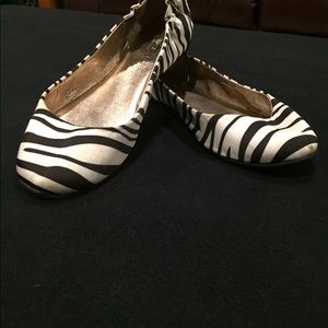Silk zebra flats