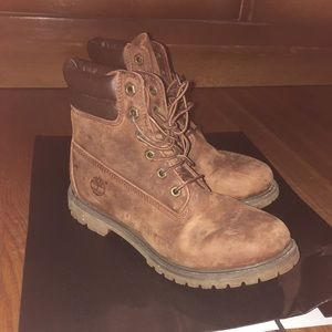 Women’s BROWN TIMBERLANDS