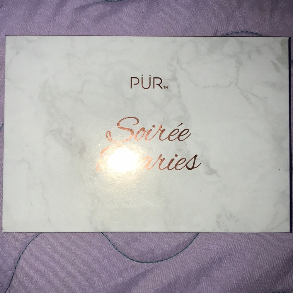 Eyeshadow palette