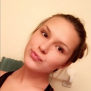 Meet your Posher, Caitlyn