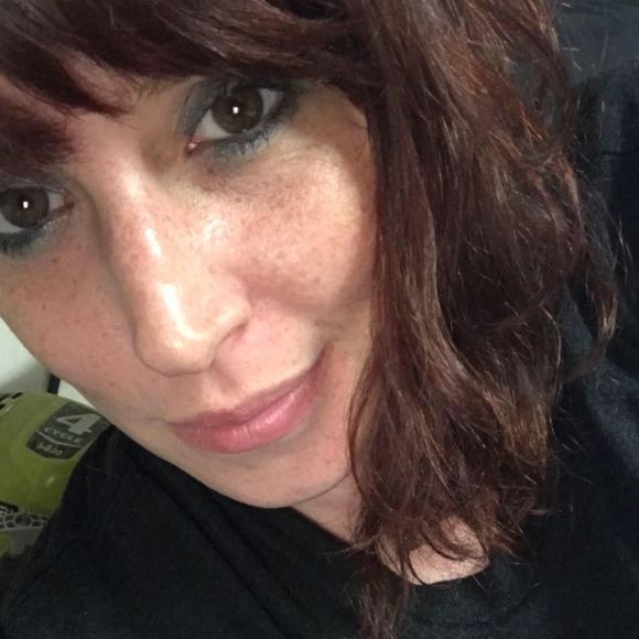 Meet your Posher, Amanda - Picture 1 of 1