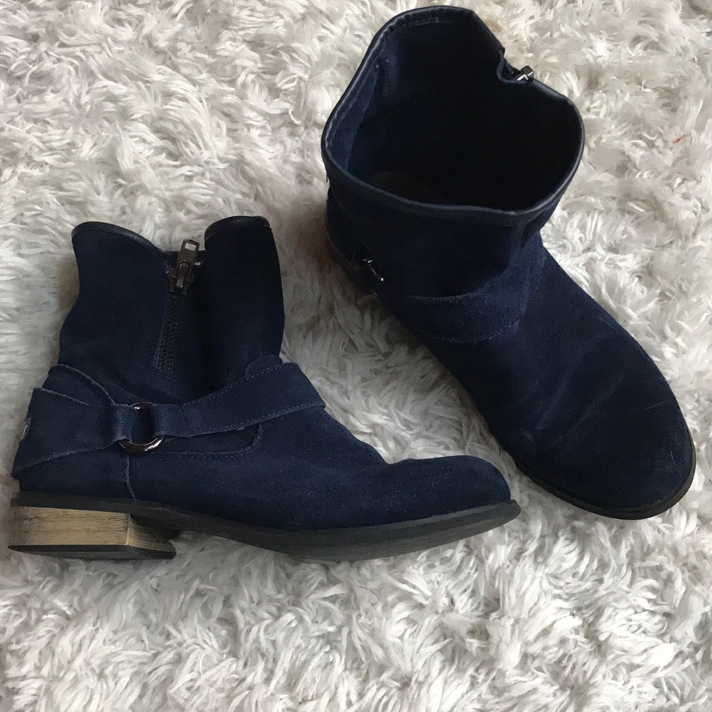 Blue velvet booties