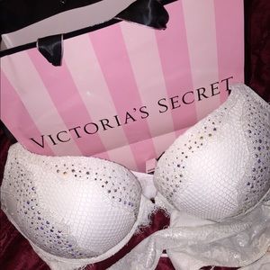 VS Bombshell bra-adds 2cup sizes