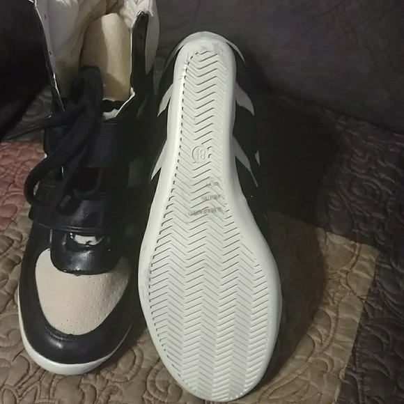 Wild Diva - Picture 3 of 3