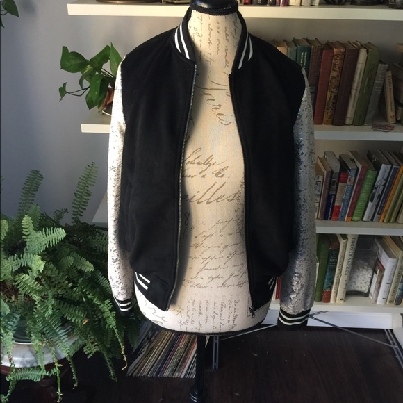 F21 Black Bomber/Baseball Jacket Sequin sleeves M - Picture 3 of 7