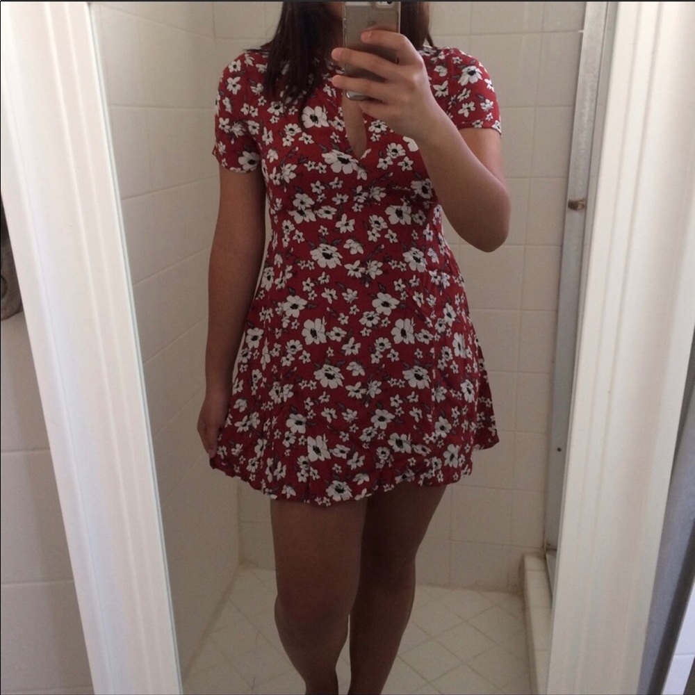 Forever 21 Red Maroon floral keyhole mini dress M