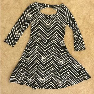 Zigzag Print Dress With Bows