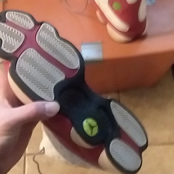 💣👌🔥Retro Red, White and Grey Jordans - Picture 3 of 3