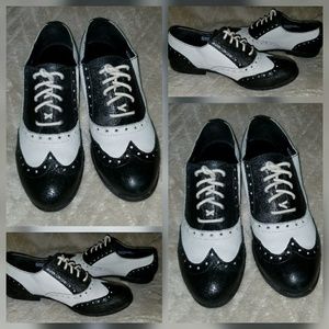 Born Ashleigh Oxford