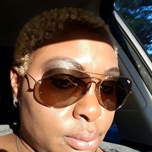 Meet your Posher, Allison