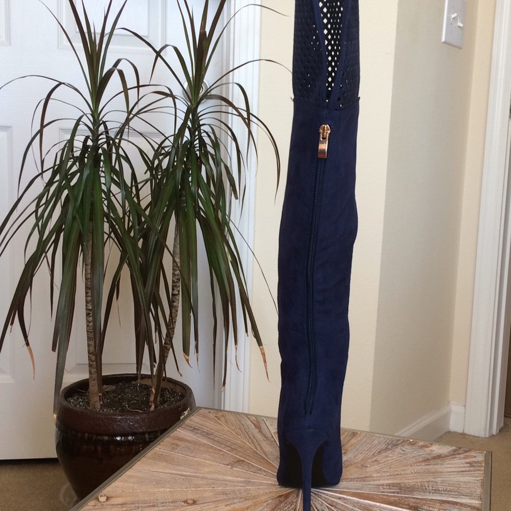 NIB Shoe Dazzle Navy Laser-cut Over The Knee Boots - Picture 9 of 14