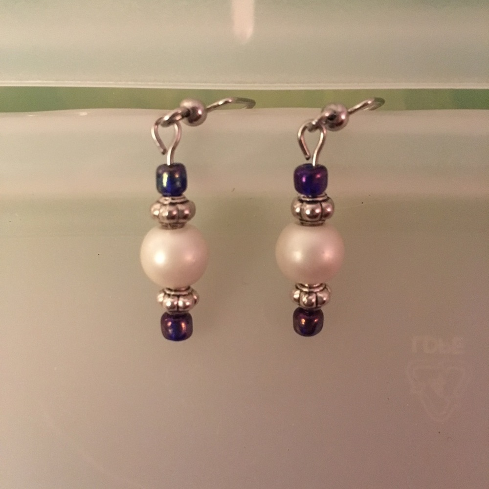 3/$10 Silver, purple & faux pearl beaded earrings