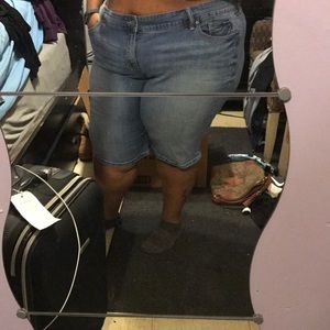 Torrid boyfriend Bermuda jeans