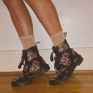 Black/Floral canvas Dr. Martens