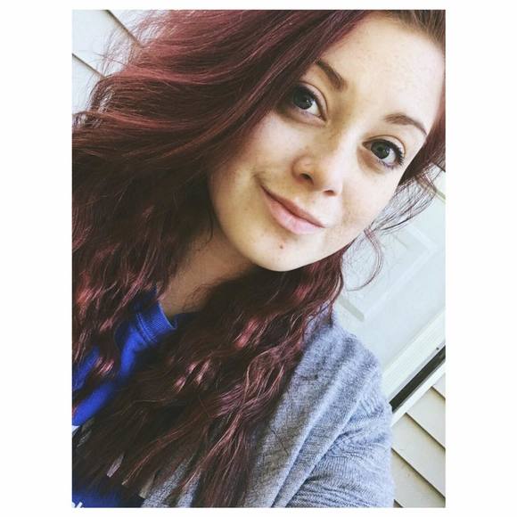 Meet your Posher, Mackenzie - Picture 1 of 1