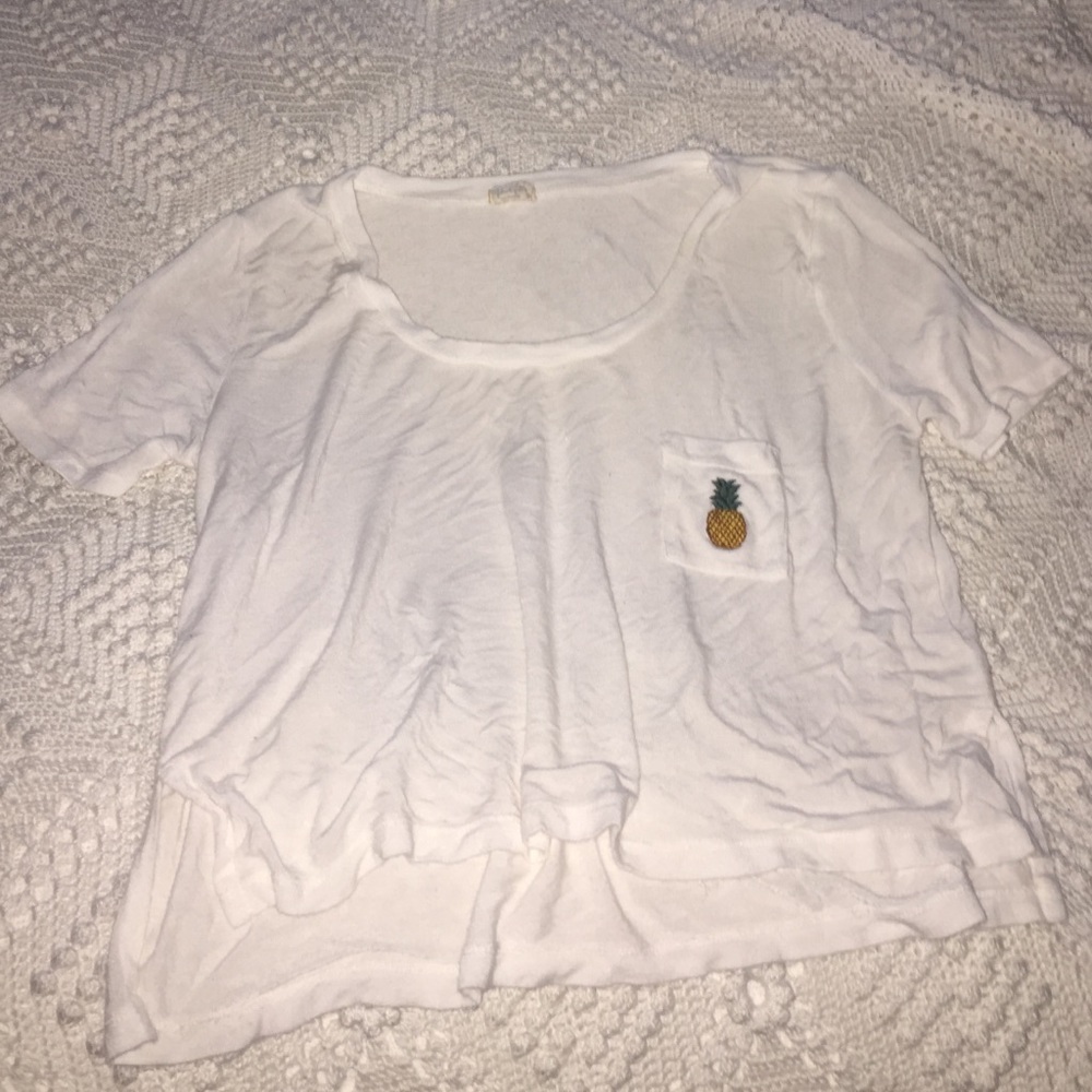 BRANDY MELVILLE pocket tee