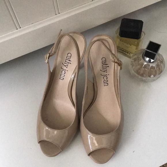 classical heels - Picture 3 of 3