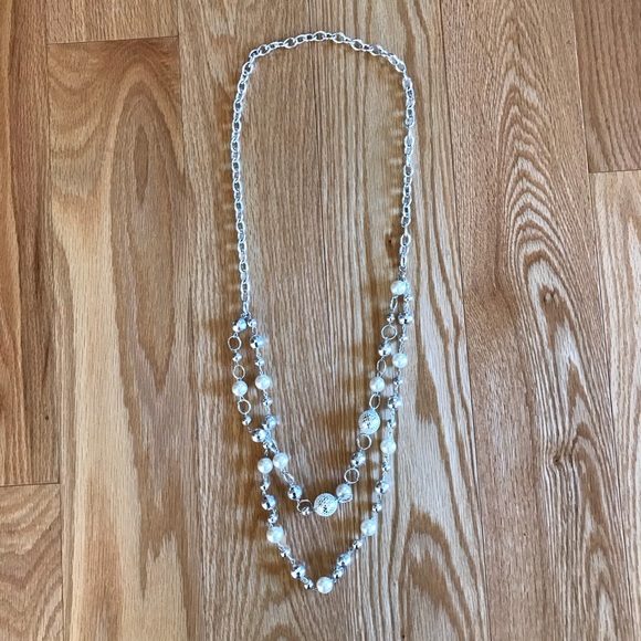 Long chunky silver & pearl beaded strand necklace - Picture 2 of 6